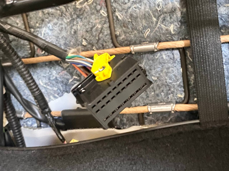 Passenger seat Tesla Model S 12-15 pre-rest, type 2, with airbag, electric, heated, gray leather, cracked leather, needs cleaning, minor scratches