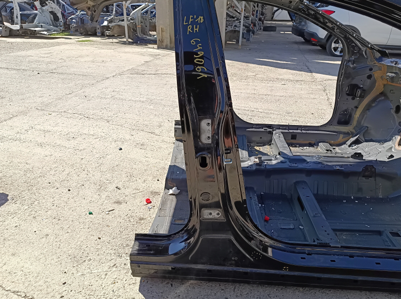 Body pillar central right Hyundai Sonata 15-19 on the body, bumps