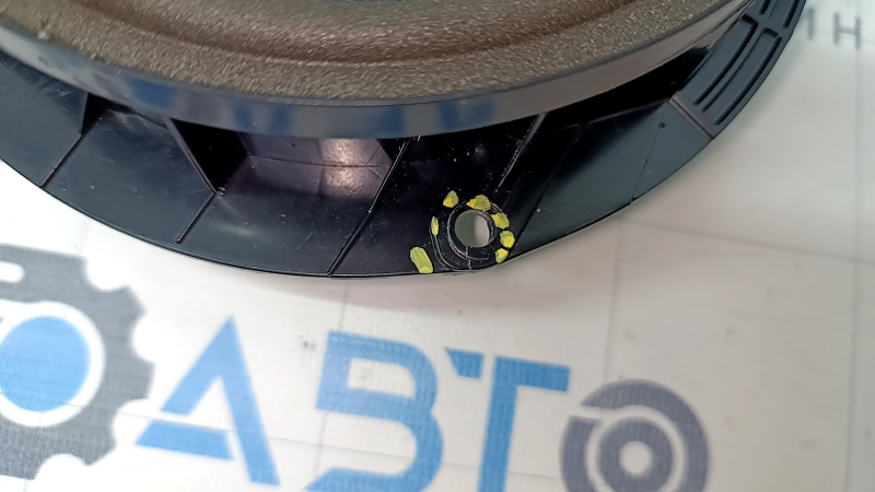 Speaker rear right VW Passat b8 16-19 USA cracks in mounts