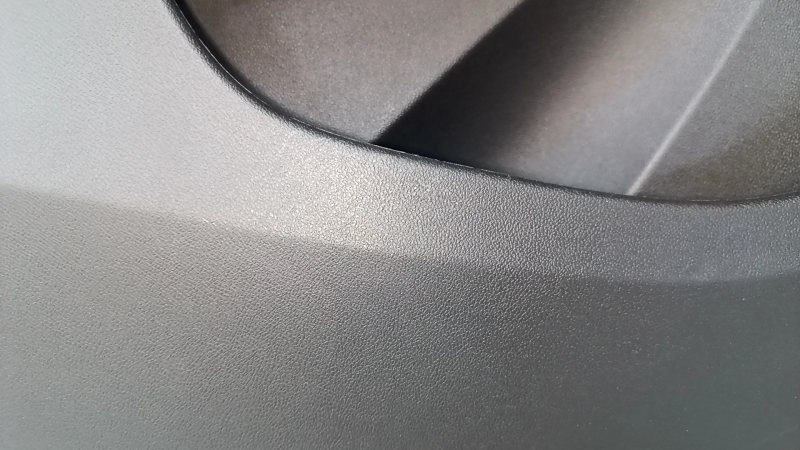 Door trim card front left Chevrolet Volt 16- black, with brown insert leather, BOSE, scratches, abrasions