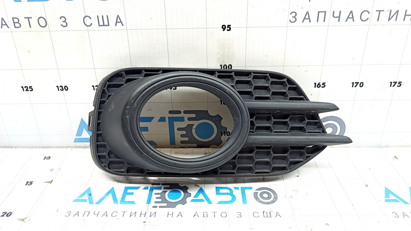 Bumper grille right VW Tiguan 12-17 rest under fog lights, crack in mount