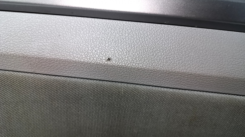 Door trim card front left Hyundai Elantra AD 17-18 gray cloth, leather armrest, non-factory hole, needs cleaning, scratches, abrasions. dents on leather