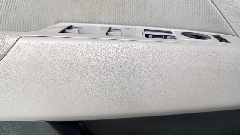 Door trim card front left Hyundai Elantra AD 17-18 gray cloth, leather armrest, non-factory hole, needs cleaning, scratches, abrasions. dents on leather