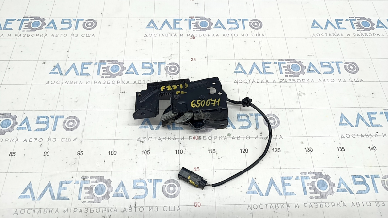 Left hood lock BMW 3 F30 12-18 broken connector mount