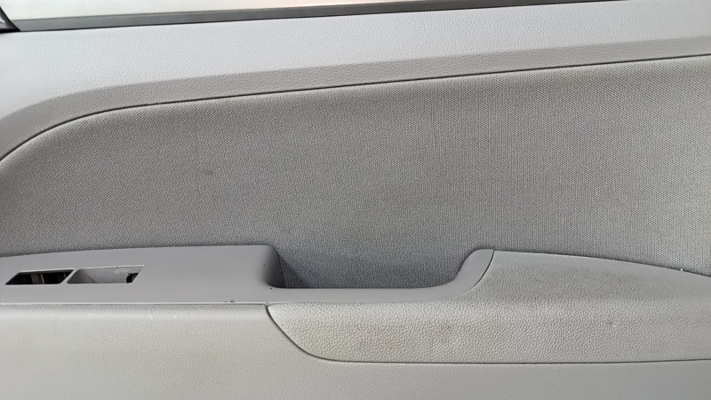 Door trim card front right Hyundai Elantra AD 17-18 black, with gray insert cloth, armrest leather, scratches, abrasions, need cleaning, dents