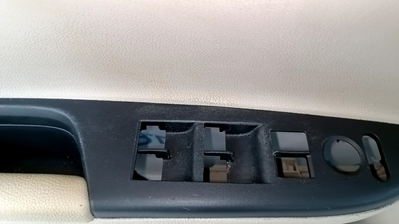 Door trim card front left Honda Accord 13-17 beige, with beige insert, leather armrest, wood molding, scratches, abrasions, for cleaning
