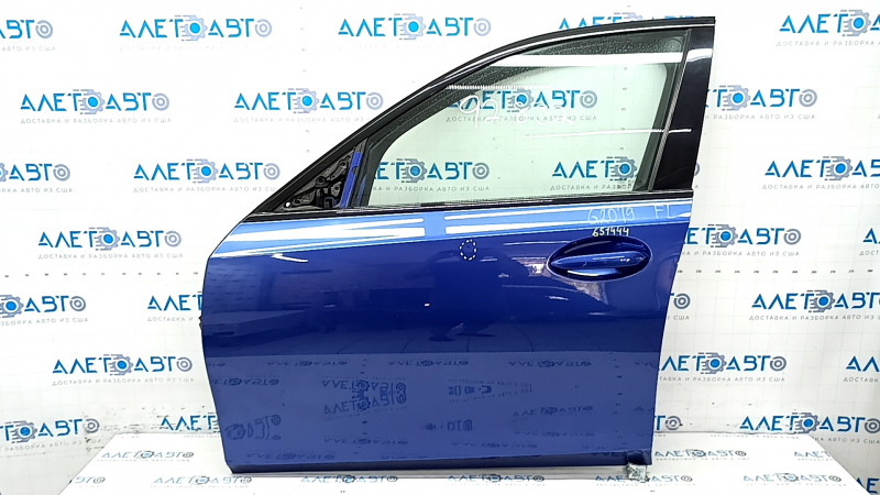 Door assembly front left BMW 3 G20 19- keyless, blue C31, butt, scratches on the trim, the seal came off