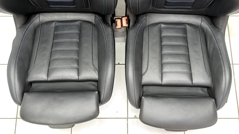 Complete set of seats BMW 3 G20 19-22 with airbag, electric, memory, M Sport, black leather with blue stitching, scratches, dents, rear row for cleaning