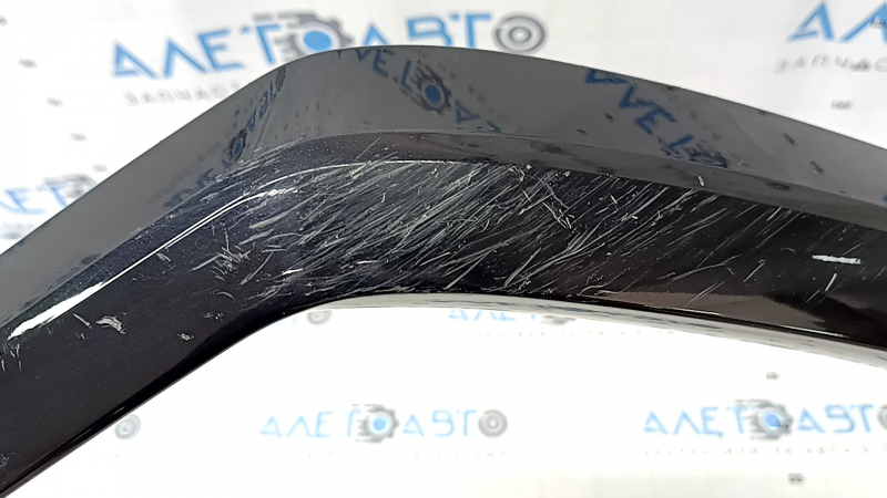 Upper radiator grille molding Toyota Tundra 22-23 black gloss, broken, missing fragment, broken fasteners, scratches