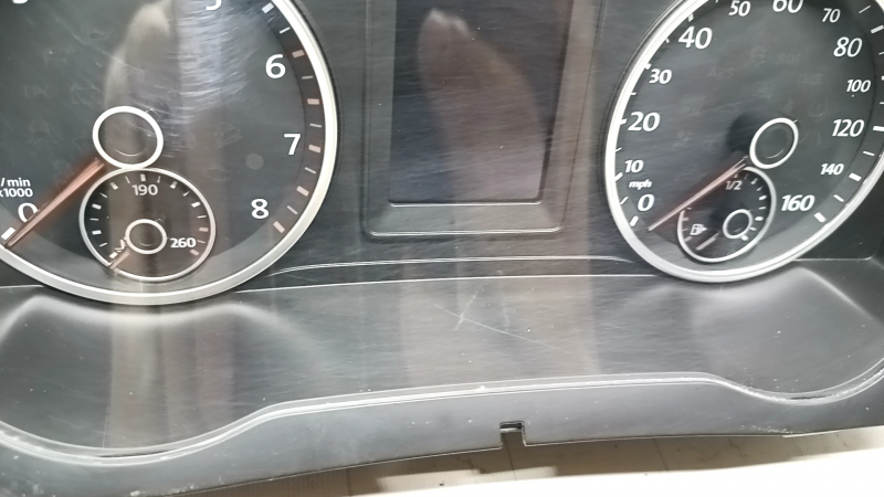 Instrument cluster VW Tiguan 09-17 76k scratches