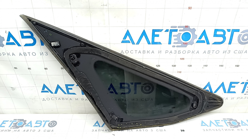 Window blind glass rear right Lexus RX350 RX450h 10-15 chrome, scratches on chrome, cut seal