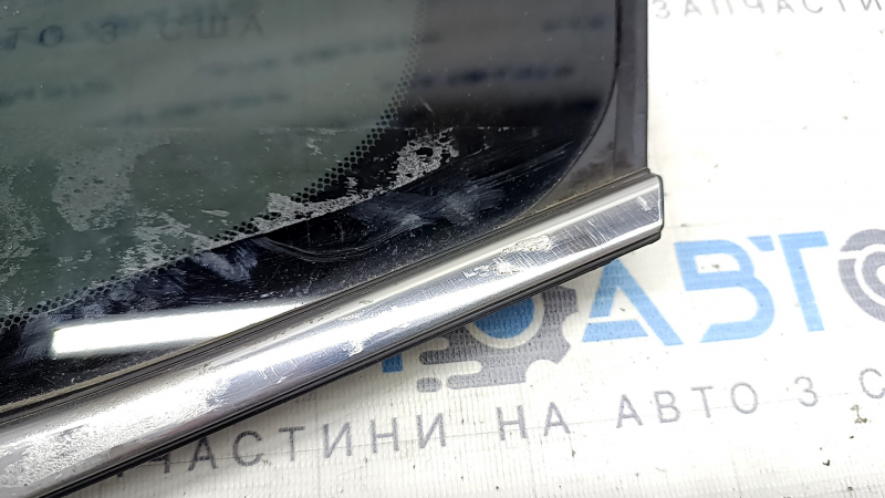 Window blind glass rear right Lexus RX350 RX450h 10-15 chrome, scratches on chrome, cut seal