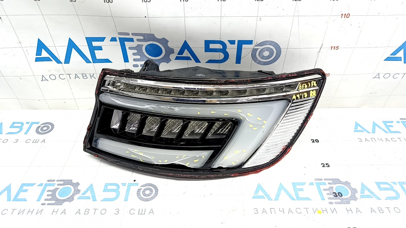 External wing light right Audi A4 B9 17-19 sedan LED, without glass, cracks, for spare parts