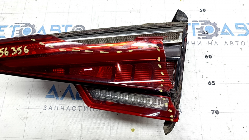 Inner light trunk lid right Audi A4 B9 17-19 sedan LED, broken glass, for spare parts