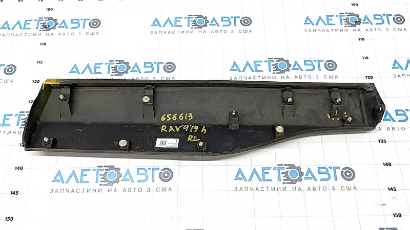 Door trim lower rear left Toyota Rav4 19- structure, scratches, broken fastening