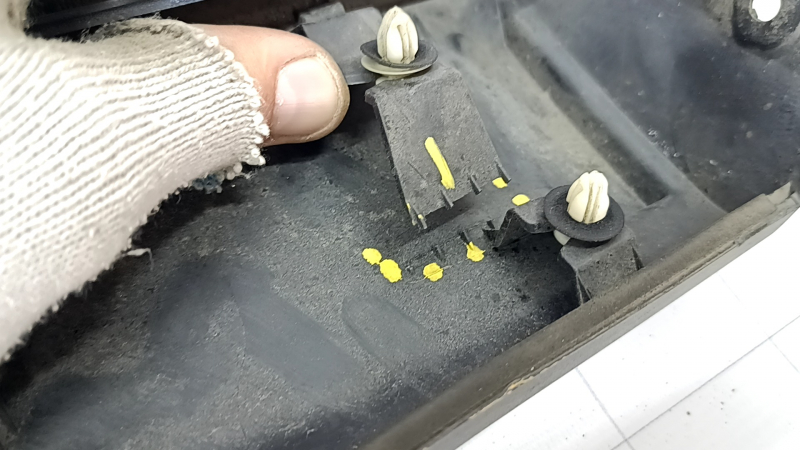 Door trim lower rear left Toyota Rav4 19- structure, scratches, broken fastening