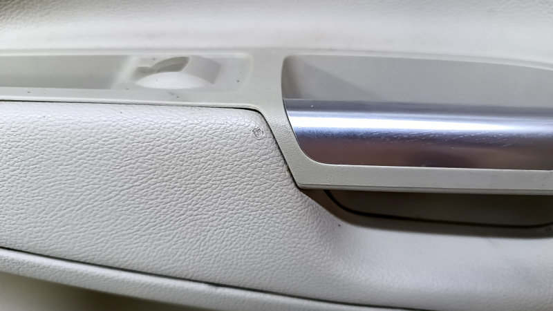 Door trim card front right Ford Escape MK3 13-16 prerest, beige, armrest leather, scuffs, bumps