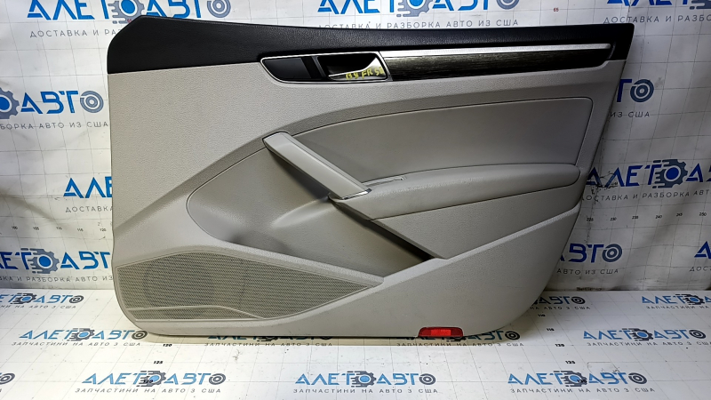 Door trim card front right VW Passat b8 16-19 USA gray, with gray insert plastic, armrest leather, molding under the tree, scratches, crack, broken fastening