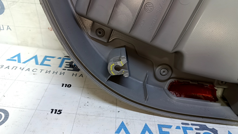 Door trim card front right VW Passat b8 16-19 USA gray, with gray insert plastic, armrest leather, molding under the tree, scratches, crack, broken fastening