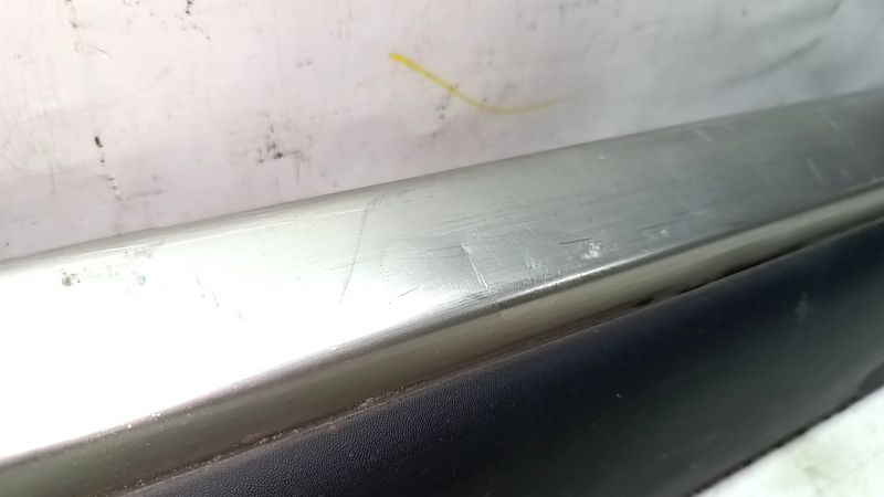 Left threshold Dodge Journey 11 - structure with chrome, Crossroad, scratches, tears of fasteners, pokes, no fasteners