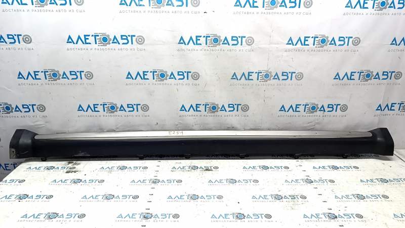 Right threshold Dodge Journey 11 - structure with chrome, Crossroad, scratches, tears of fasteners,