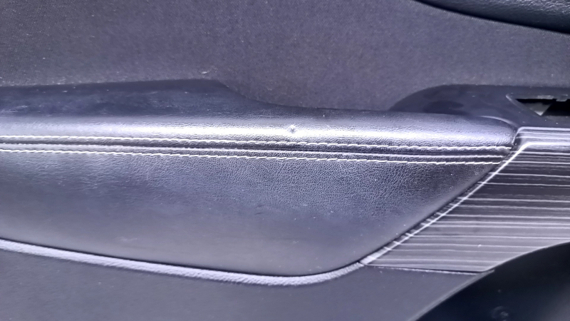 Door trim card front left Jeep Cherokee KL 14-18 black with black insert cloth, armrest black leather, molding wood color, dent, scratches, abrasions, pokes