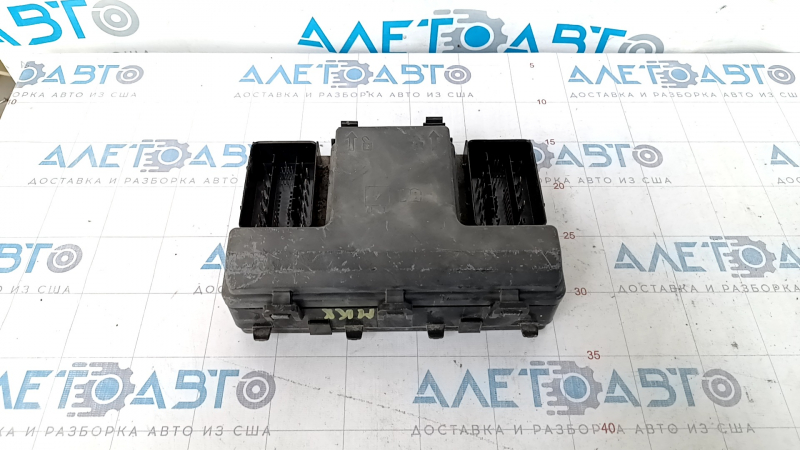 Lincoln MKX 16-18 Underhood Fuse Box Broken Fastener