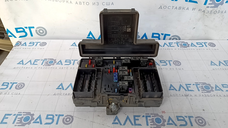 Lincoln MKX 16-18 Underhood Fuse Box Broken Fastener