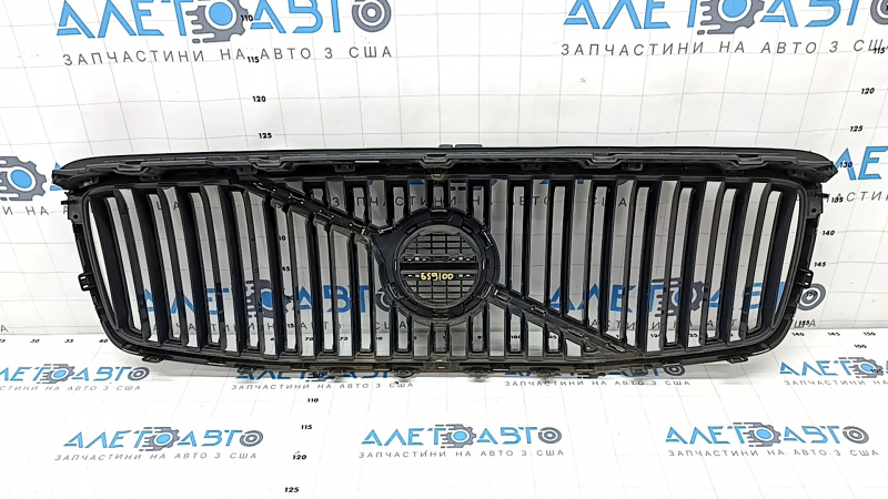 Radiator grill with badge Volvo XC90 16-19 black, chrome frame, without chamber, sand, scratches