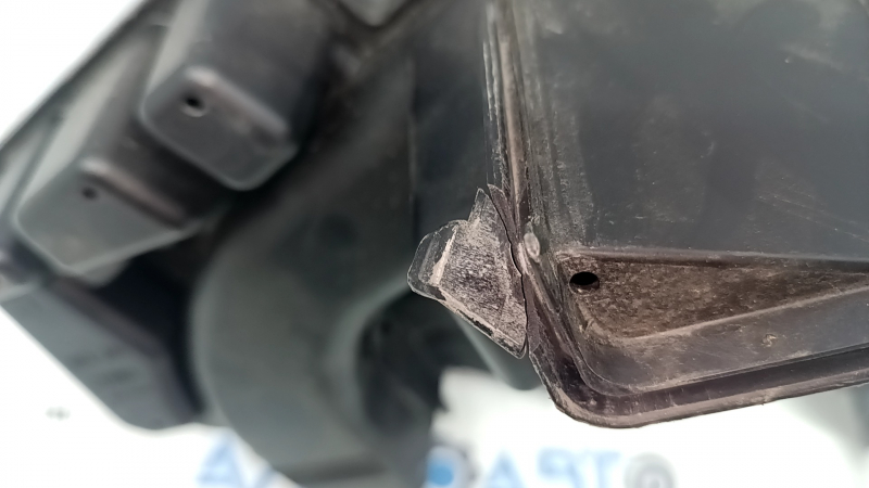 Air duct Nissan Rogue Sport 17-19 to the filter, fractures