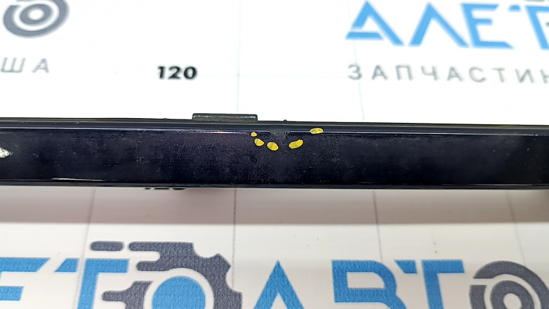Front bumper trim center Volvo XC90 16-19 scratches, cracks