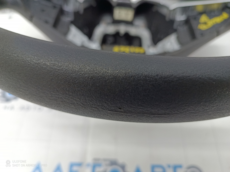 Naked steering wheel Nissan Rogue Sport 17-19 rubber black, worn