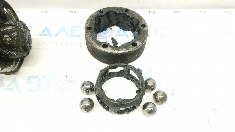 Drive axle shaft rear left VW Atlas 18 - rusty, inner CV joint for restoration, no inner CV joint ball