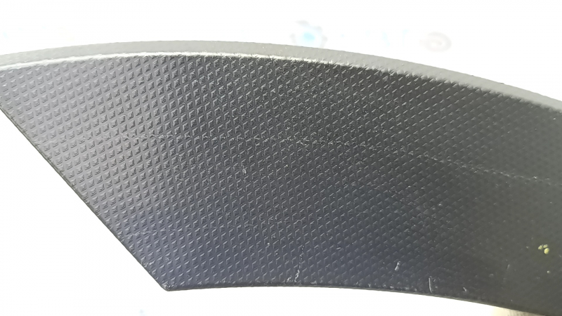 Rear right wing arch trim Subaru Forester 19-SK, cracks in fastening, worn