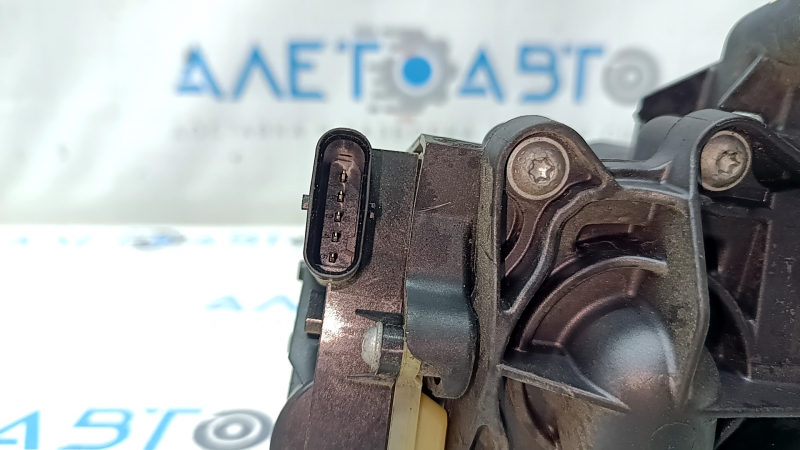 Thermostat housing assembly BMW 7 G11 G12 16-19 B58 broken latch