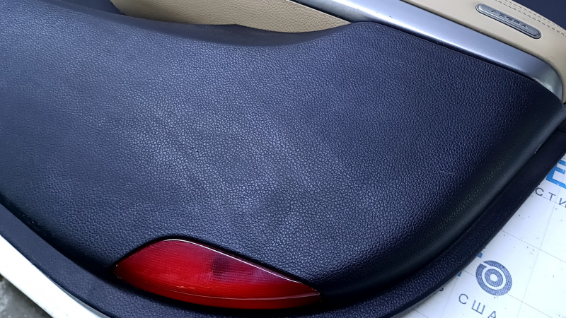 Door trim card front right Hyundai Azera 12-17 beige with black insert, armrest beige leather, molding carbon, DIMENSION, for seat adjustment, scratches, abrasions Used