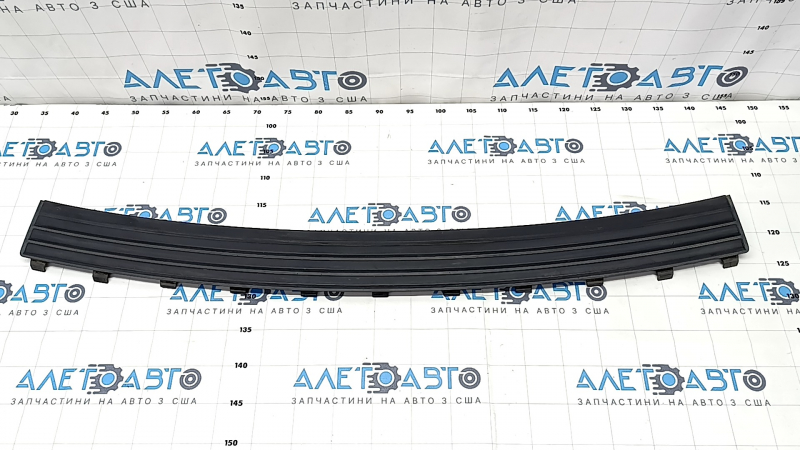 Rear bumper trim top Jeep Grand Cherokee WK2 11-21 structure, scratches