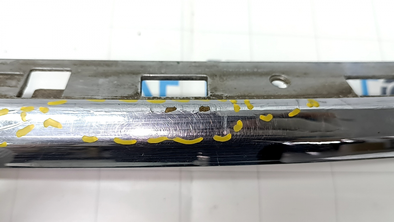 Jeep Grand Cherokee WK2 11-21 rear bumper trim chrome, scratches, chrome peeling, dents, rubbed