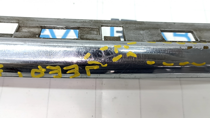 Jeep Grand Cherokee WK2 11-21 rear bumper trim chrome, scratches, chrome peeling, dents, rubbed