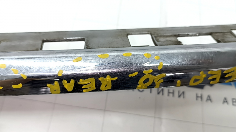 Jeep Grand Cherokee WK2 11-21 rear bumper trim chrome, scratches, chrome peeling, dents, rubbed