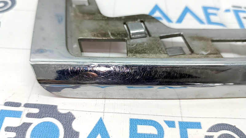 Jeep Grand Cherokee WK2 11-21 rear bumper trim chrome, scratches, chrome peeling, dents, rubbed