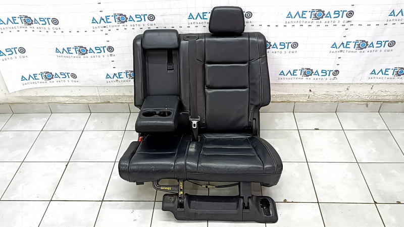 Left rear seat Jeep Grand Cherokee WK2 16-17 - black leather, heated, scratches, dry cleaning, missing plug