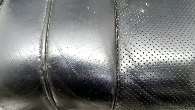 Left rear seat Jeep Grand Cherokee WK2 16-17 - black leather, heated, scratches, dry cleaning, missing plug