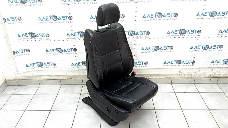 Passenger seat Jeep Grand Cherokee WK2 16-17 without airbag, electric, leather black, rusty at the bottom, dented, scratches, leather defect, for cleaning