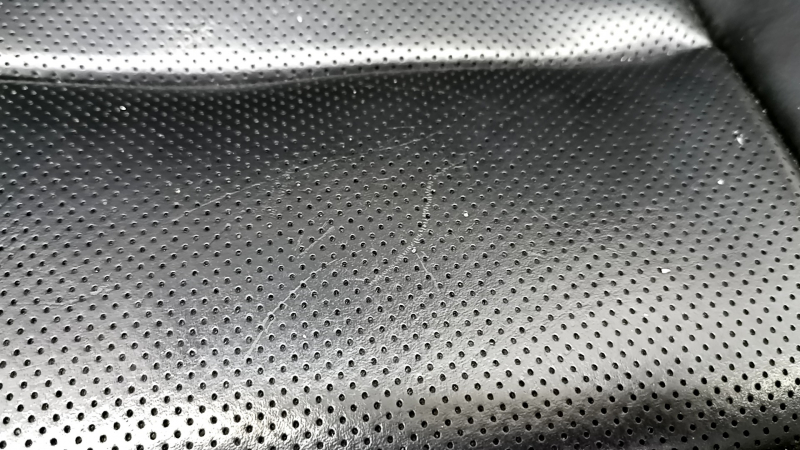 Passenger seat Jeep Grand Cherokee WK2 16-17 without airbag, electric, leather black, rusty at the bottom, dented, scratches, leather defect, for cleaning