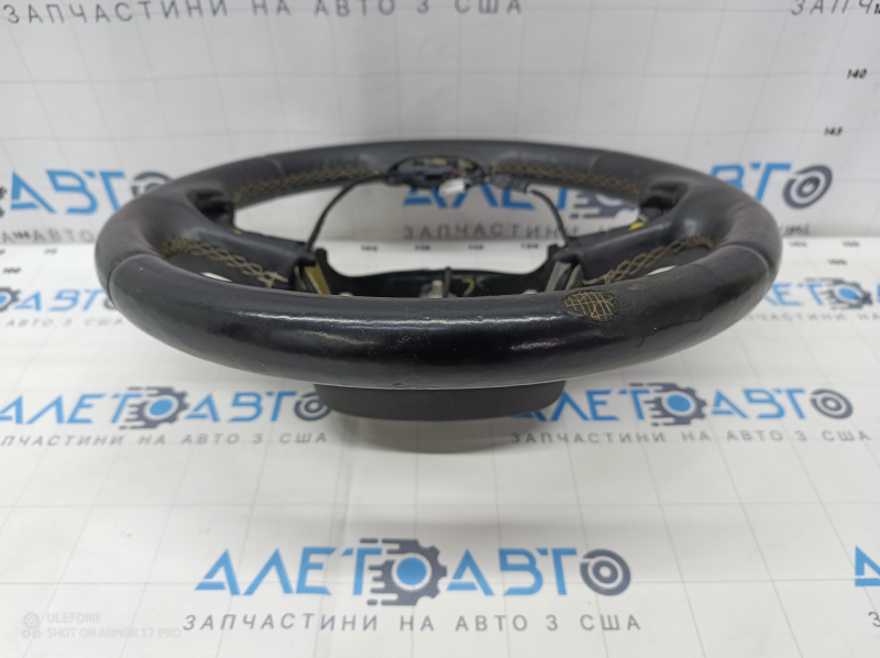 Naked steering wheel VW Jetta 19 - leather black with heating, folds on the leather, scratches
