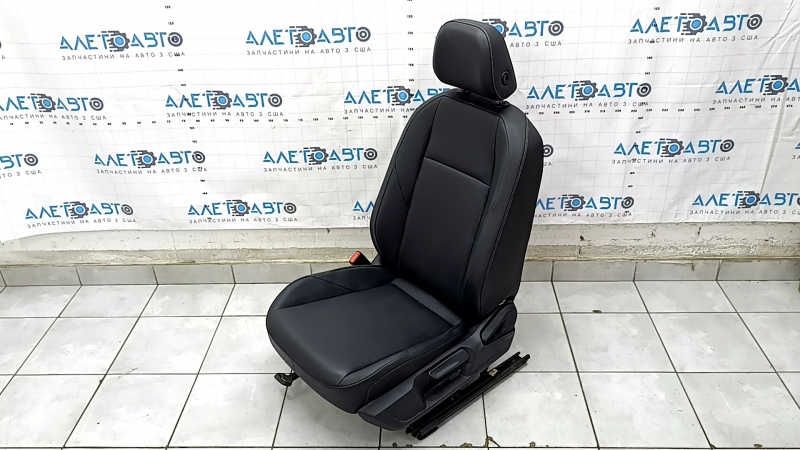 Driver's seat VW Jetta 19- without airbag, mechanical, heated, leather black