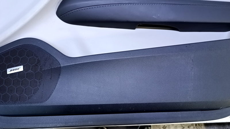 Door trim card front right Cadillac ATS 13- gray with black insert leather, armrest black leather, molding dark wood gloss, BOSE, scratches, abrasions, dent, bump, broken fastening