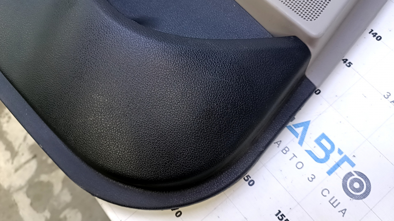 Door trim card rear left Hyundai Sonata 15-17 black with gray insert plastic, armrest gray leather, gray molding structure, scuffs, pokes, scratches, abrasions
