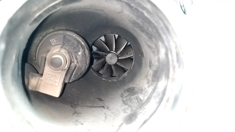 Ford Fusion mk5 13-16 2.0T turbo with cooling pipes